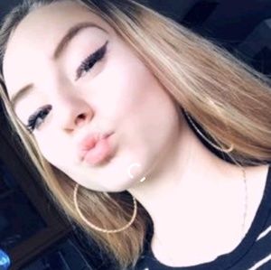 Meet your Posher, Aurora